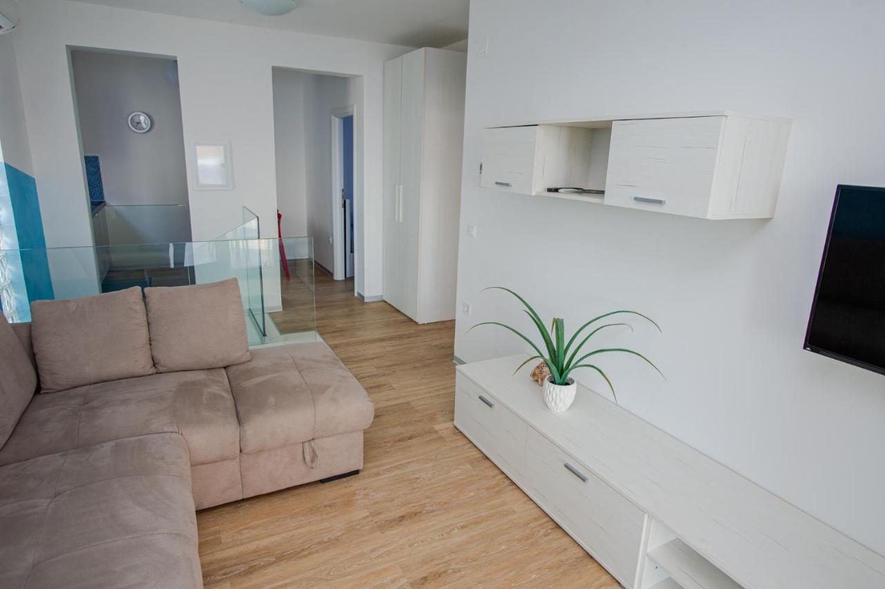 Exclusive Seaside Dream Apartments Murter Kültér fotó